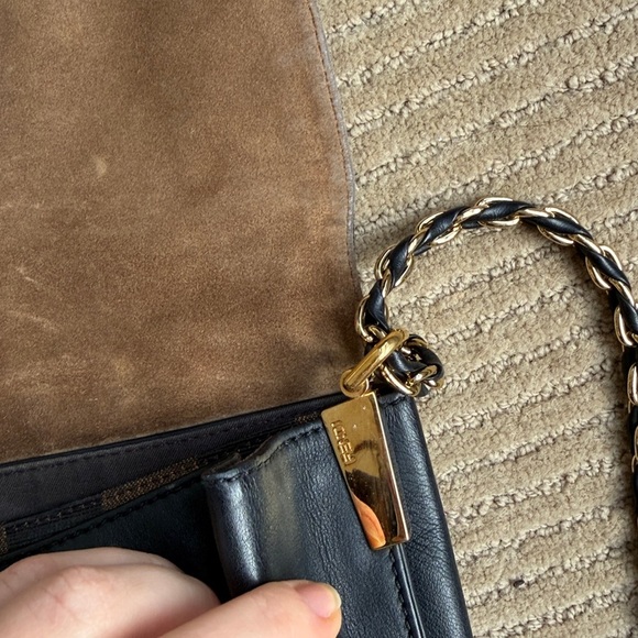 Fendi Leather Shoulder Bag - Authentic - Picture 14 of 15